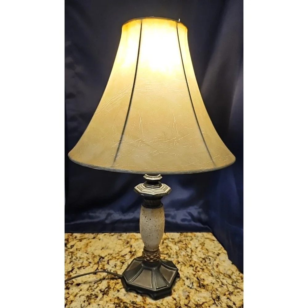 Resin Pinecone Table Lamp 18